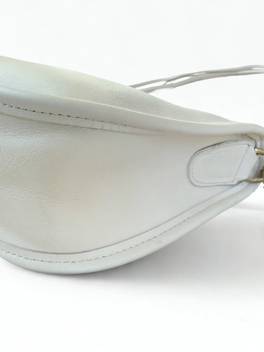 VINTAGE Coach Style 1863 | Bone White Leather | Excellent Condition